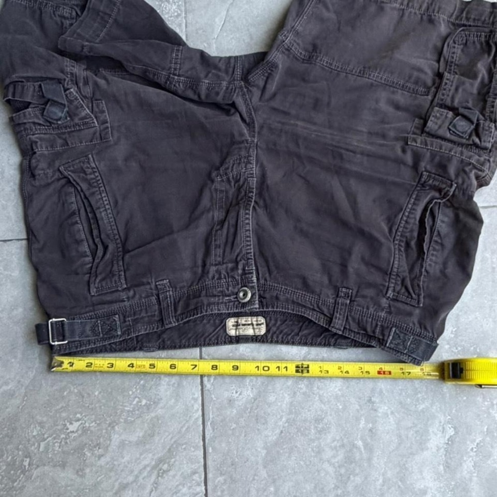 Tommy Bahama Mens Cargo Shorts 38 Faded Black Cotton Multi Pocket Adjustable Y2K - Picture 8 of 8